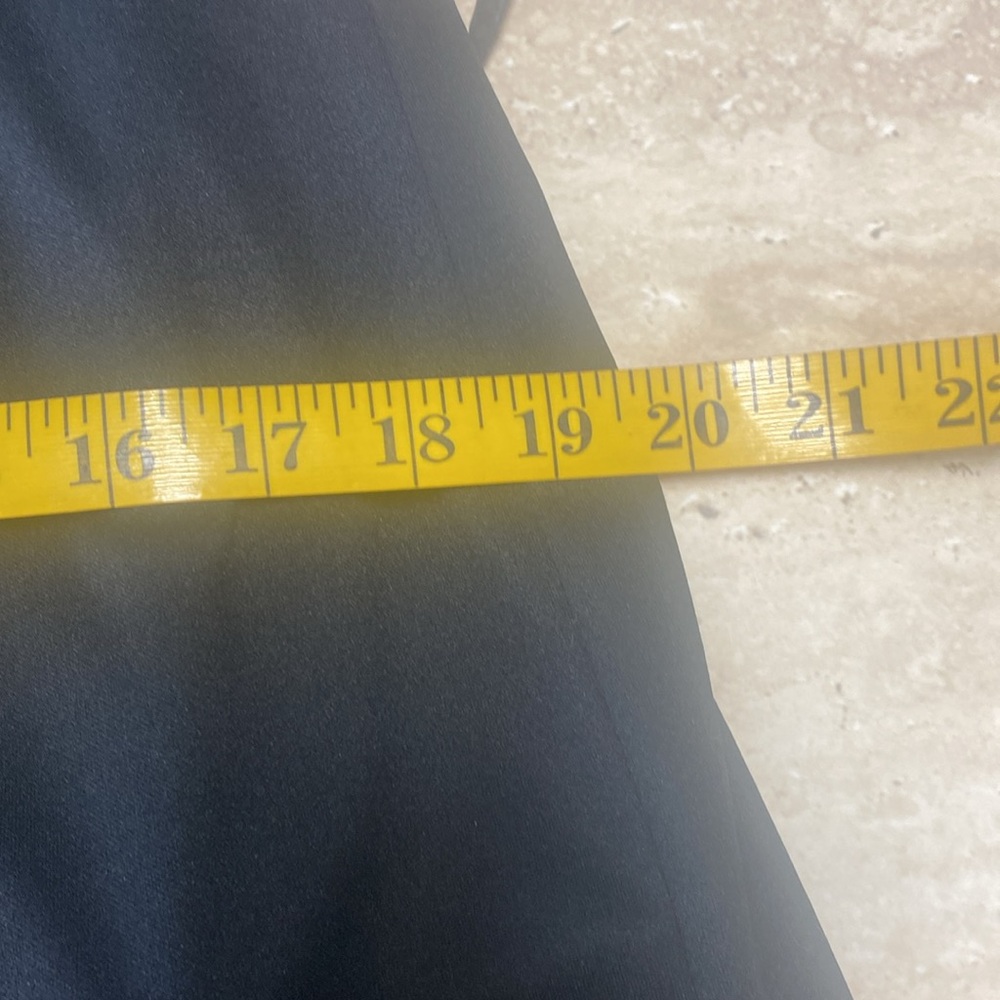 Tahari NWOT black,red heavier fabric inner liner.No flaws, measurements below. - Picture 10 of 16